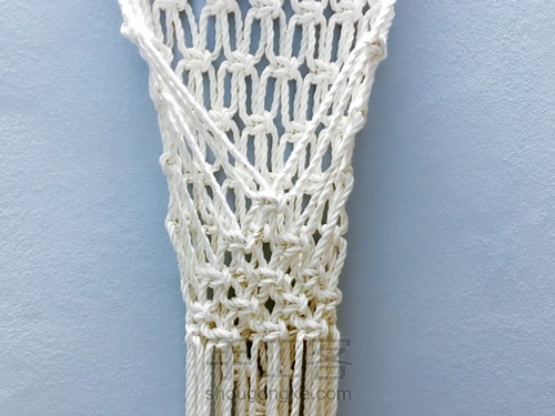 岂止手作/ins风捧花网兜挂毯编织方法 第7步