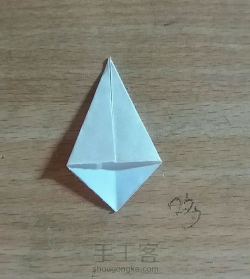 神似飞镖的小纸花 第4步