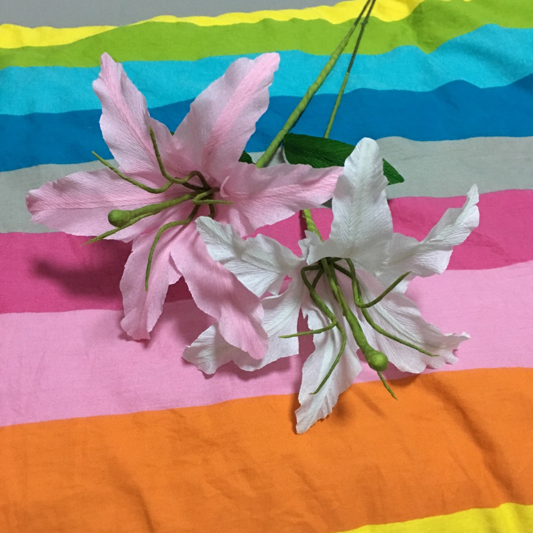 仙气十足的皱纹纸百合花，简单，美腻