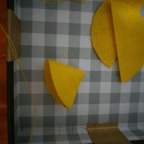 不织布花朵礼盒🎁 第4步