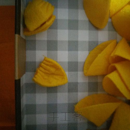 不织布花朵礼盒🎁 第6步