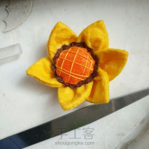 不织布花朵礼盒🎁 第9步