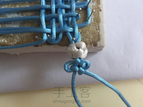 套色盘长结 第10步