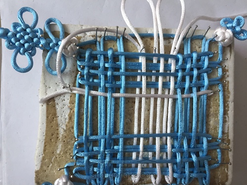 套色盘长结 第11步