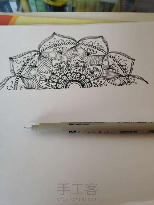 禅绕画(圆形与花的组合) 第1步