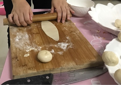 味道超级好的蛋黄酥教程 第14步