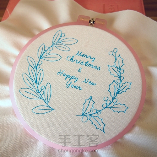 圣诞新年款糖果色冬青花环刺绣 第1步