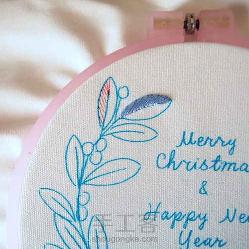 圣诞新年款糖果色冬青花环刺绣 第4步