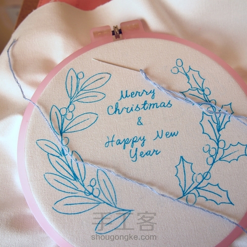 圣诞新年款糖果色冬青花环刺绣 第2步