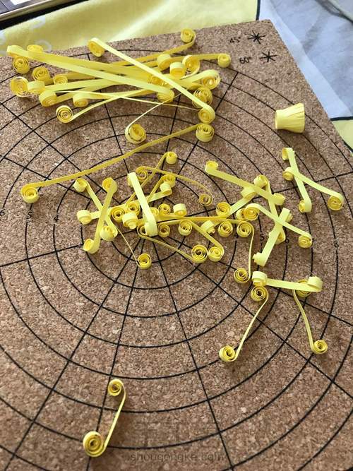 衍纸菊花 第4步