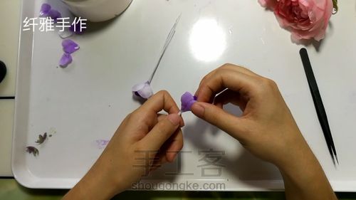 【造花烫花】mini玫瑰布花胸针 第12步