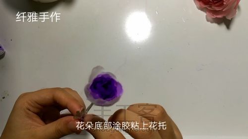 【造花烫花】mini玫瑰布花胸针 第14步