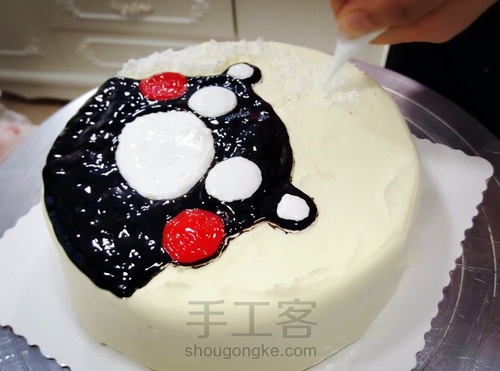 简单又可爱的熊本熊生日蛋糕 第11步