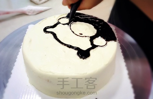 简单又可爱的熊本熊生日蛋糕 第9步