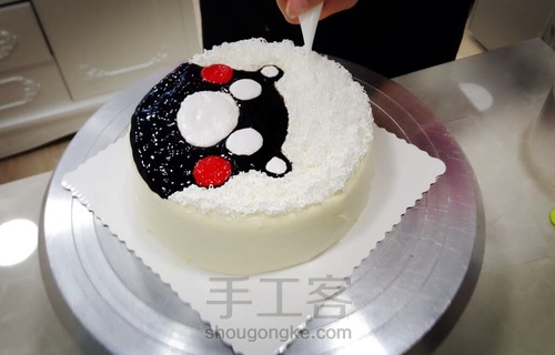 简单又可爱的熊本熊生日蛋糕 第12步