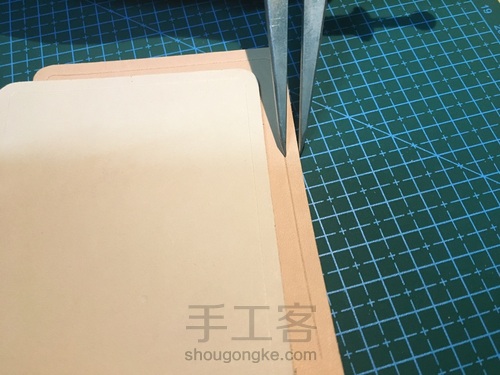 驾驶证套制作，皮雕皮具作品
手工皮具制作 第2步