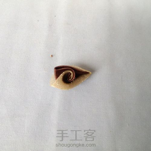 咖啡色缎带发饰胸针款 第8步