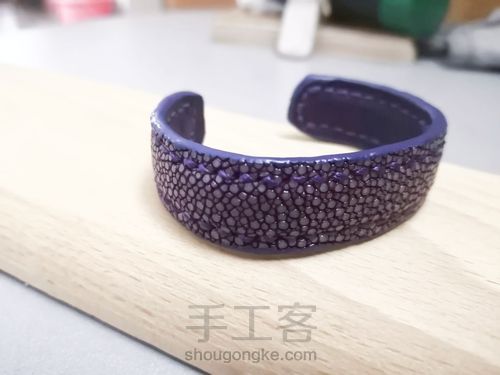 珍珠鱼皮手镯 第10步