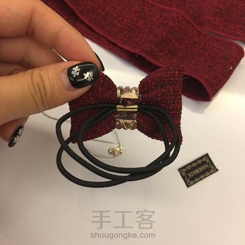 新手做的塞了棉花的蝴蝶结发绳 第8步