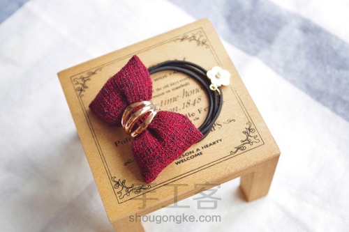 新手做的塞了棉花的蝴蝶结发绳 第11步