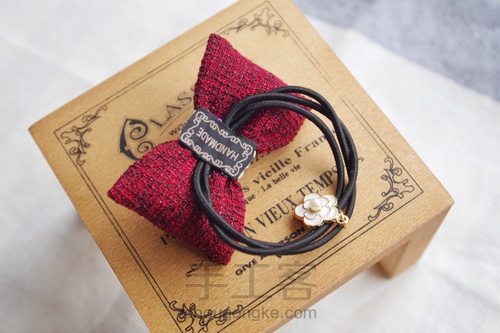 新手做的塞了棉花的蝴蝶结发绳 第12步