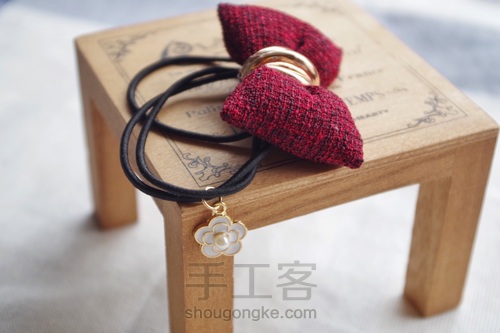 新手做的塞了棉花的蝴蝶结发绳 第10步