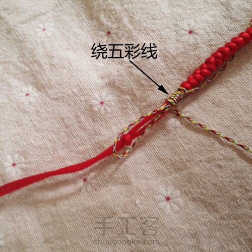 项链绳的编织教程，绕线版。 第10步