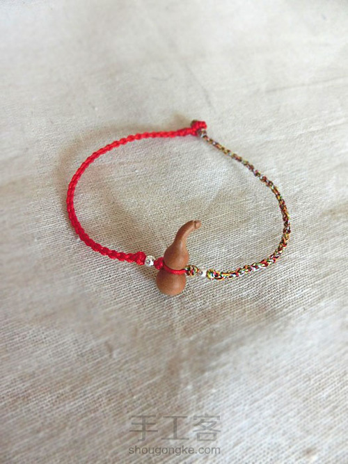 简约款四股编织桃木葫芦细脚链绳教程 第38步