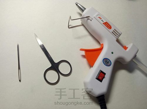 做一朵小花花送给你 ＼（＠￣∇￣＠） 第4步