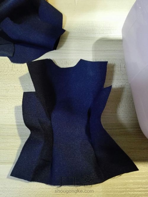 bjd校服的裙摆 第4步