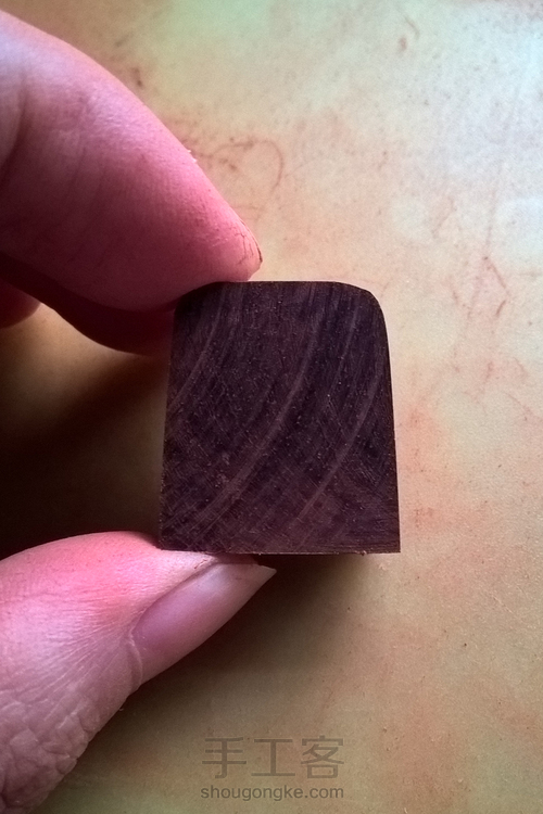 紫檀嵌蜜蜡鼻烟壶。 第8步