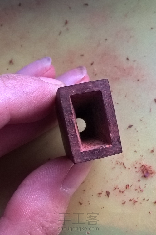 紫檀嵌蜜蜡鼻烟壶。 第14步