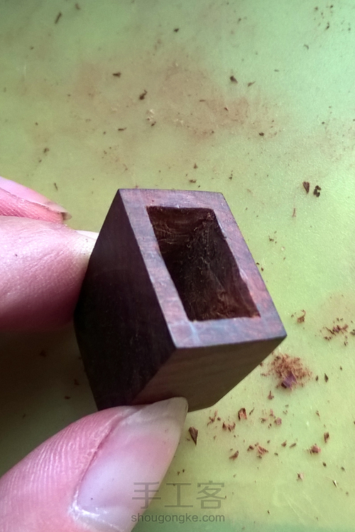 紫檀嵌蜜蜡鼻烟壶。 第18步