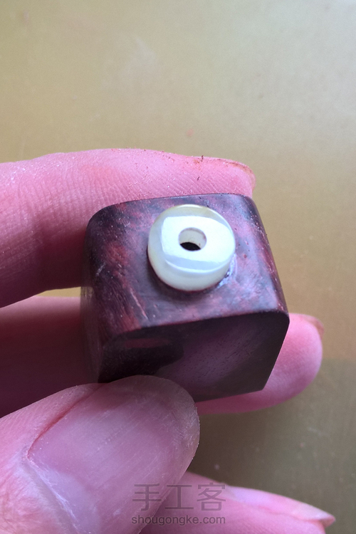 紫檀嵌蜜蜡鼻烟壶。 第36步