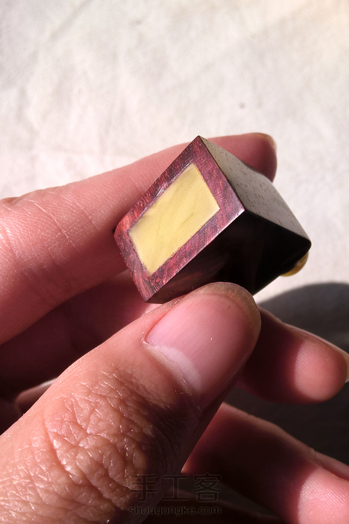 紫檀嵌蜜蜡鼻烟壶。 第40步