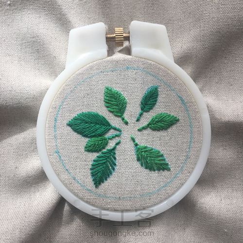 刺绣-蓝莓复古镜子 第3步