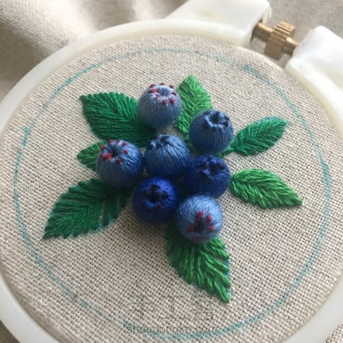刺绣-蓝莓复古镜子 第7步