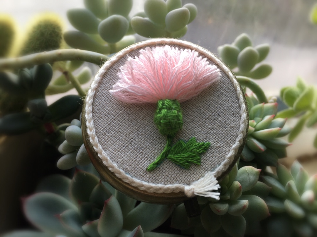 春天了，给自己来一个美美的花朵收纳盒，上手容易的立体刺绣