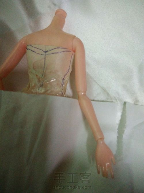 拖尾婚纱 第2步