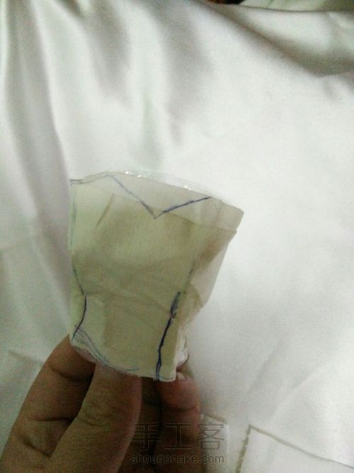 拖尾婚纱 第3步