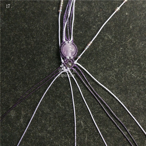 一款紫色斜卷结手链 第17步