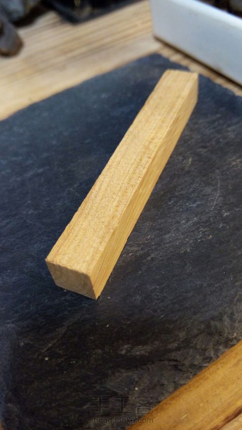 檀香做的筷子架 第2步