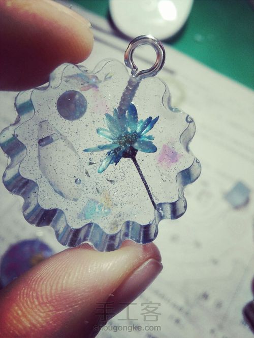 (较详细)巨美还简单的小清新滴胶项链😊 第19步