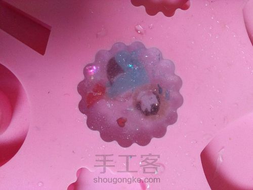(较详细)美美还简单的滴胶小饰品😊 第21步