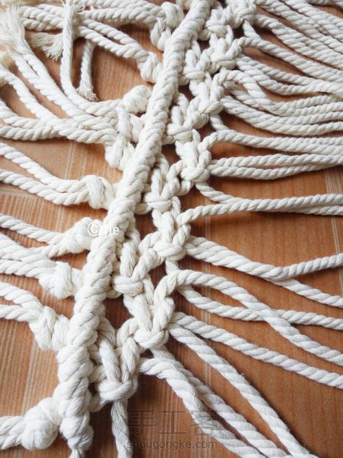 北欧风Macrame 编织小地毯 第10步