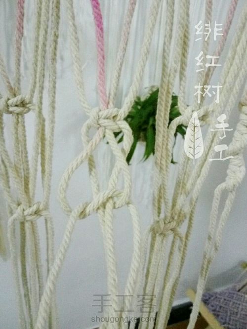 【小轩窗】简单吉瑞的Macrame 编织挂毯 第25步