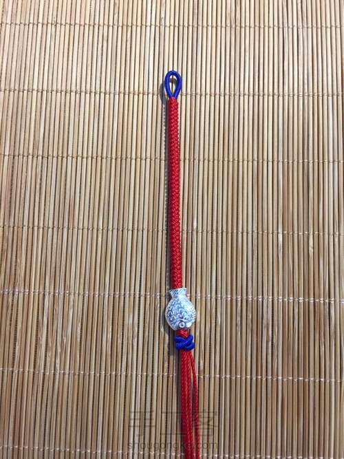 前后都好看的简单手绳 第8步