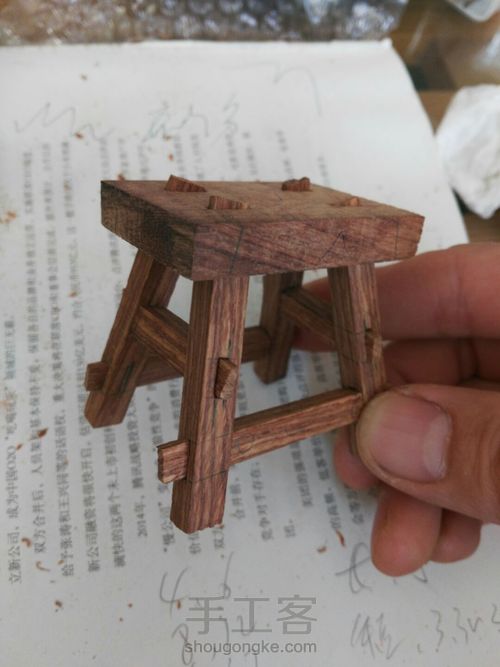 做了一个微型小凳子,分享一下 第20步