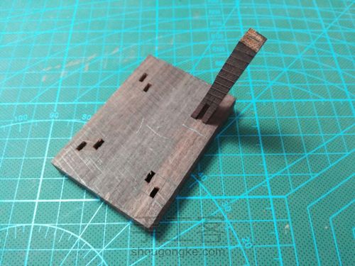 做一个微型仿古带牙板小凳子 第12步