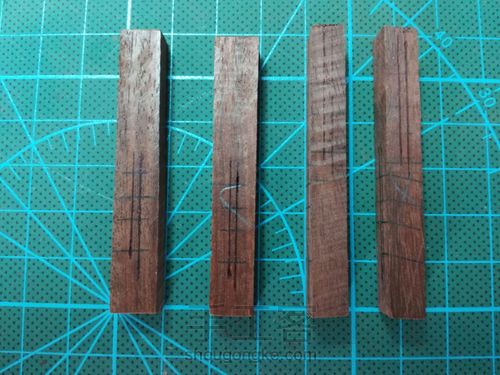 做一个微型仿古带牙板小凳子 第4步